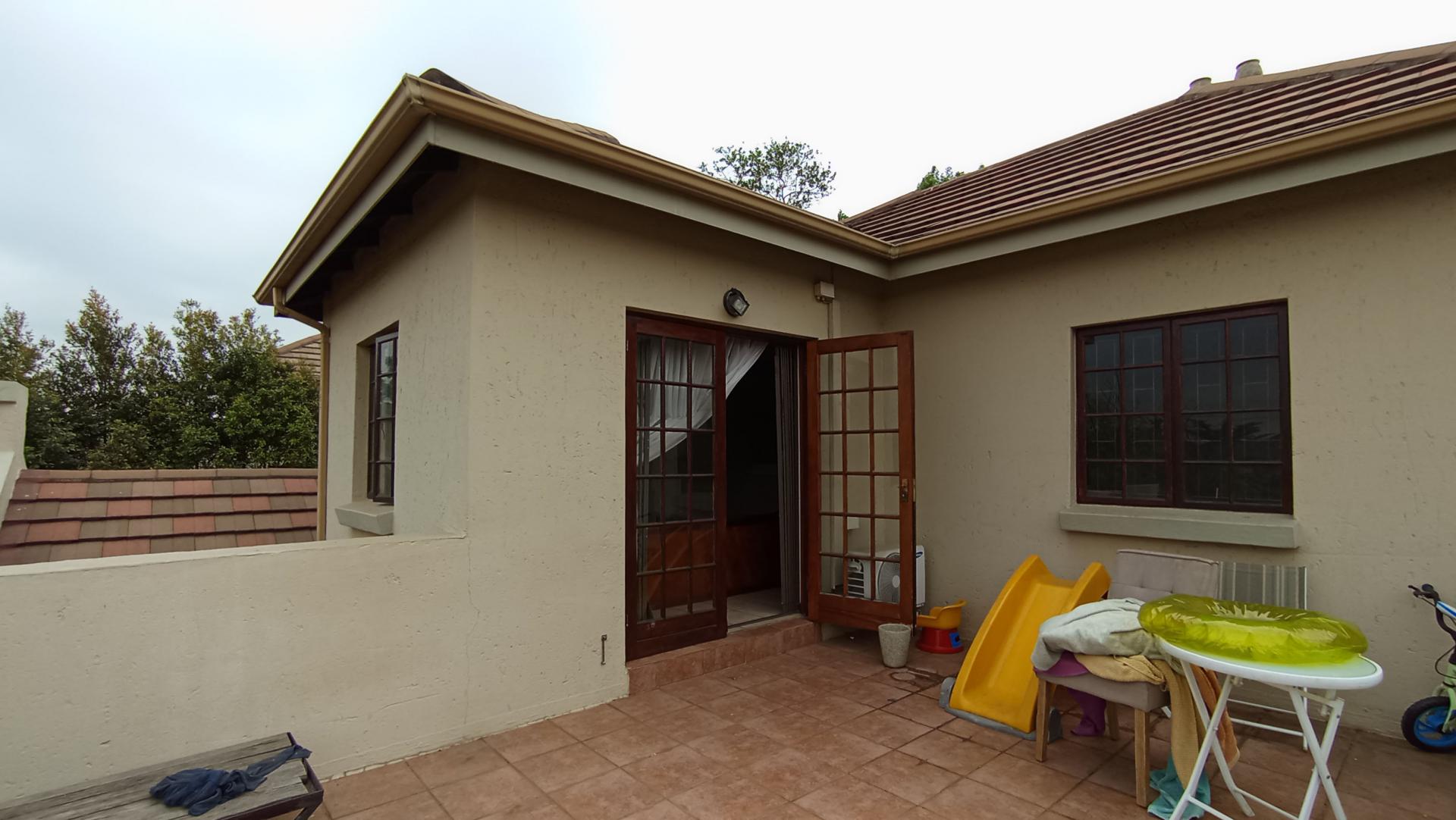 Balcony - 27 square meters of property in Paulshof