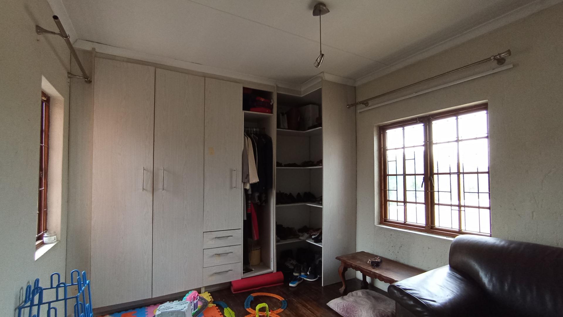 Study - 16 square meters of property in Paulshof