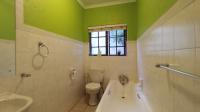 Bathroom 1 - 7 square meters of property in Paulshof