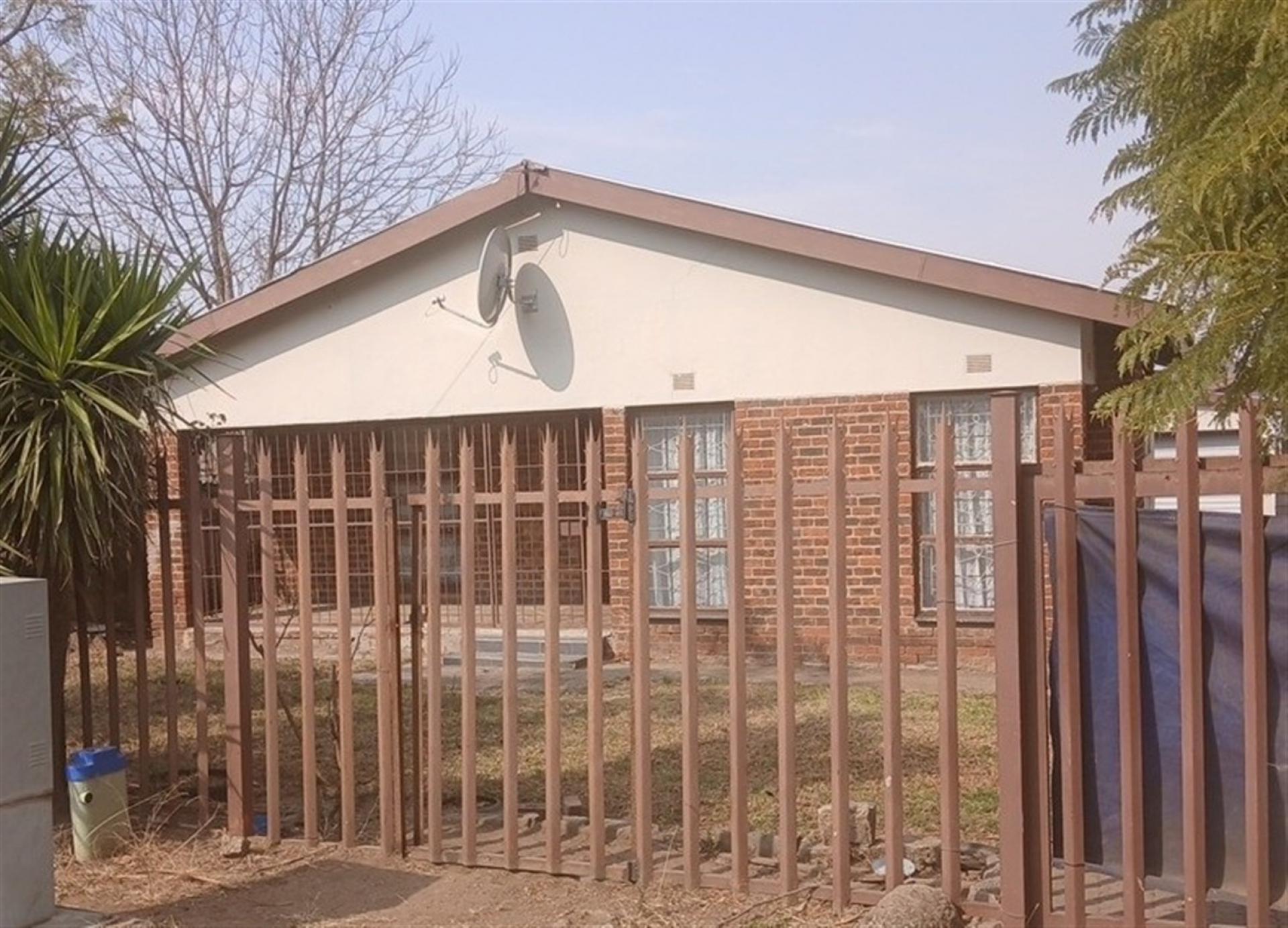 Front View of property in Dannhauser