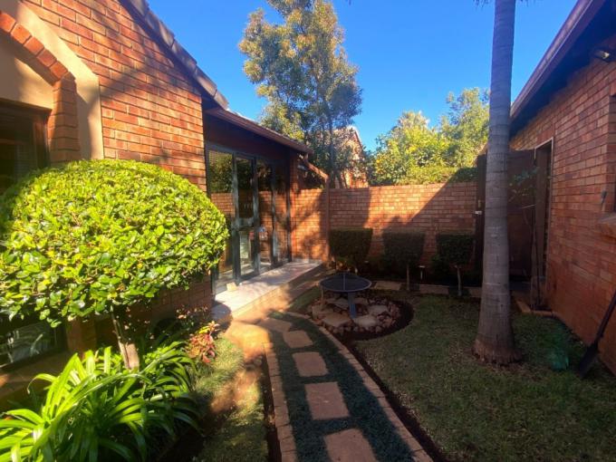 2 Bedroom Simplex for Sale For Sale in Centurion Central - MR685833