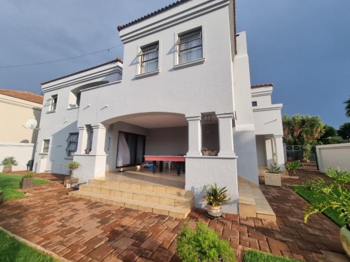 4 Bedroom House to Rent in Safarituine - Property to rent - MR685842