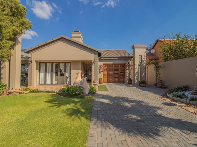 2 Bedroom House for Sale For Sale in Centurion Central - MR685862