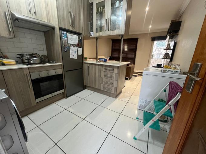 2 Bedroom Apartment for Sale For Sale in New Redruth - MR685874