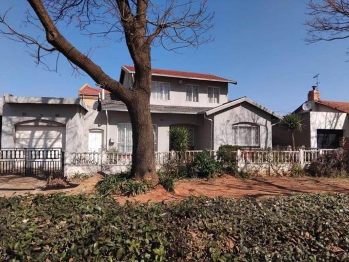 5 Bedroom House for Sale For Sale in Diepkloof - MR685879