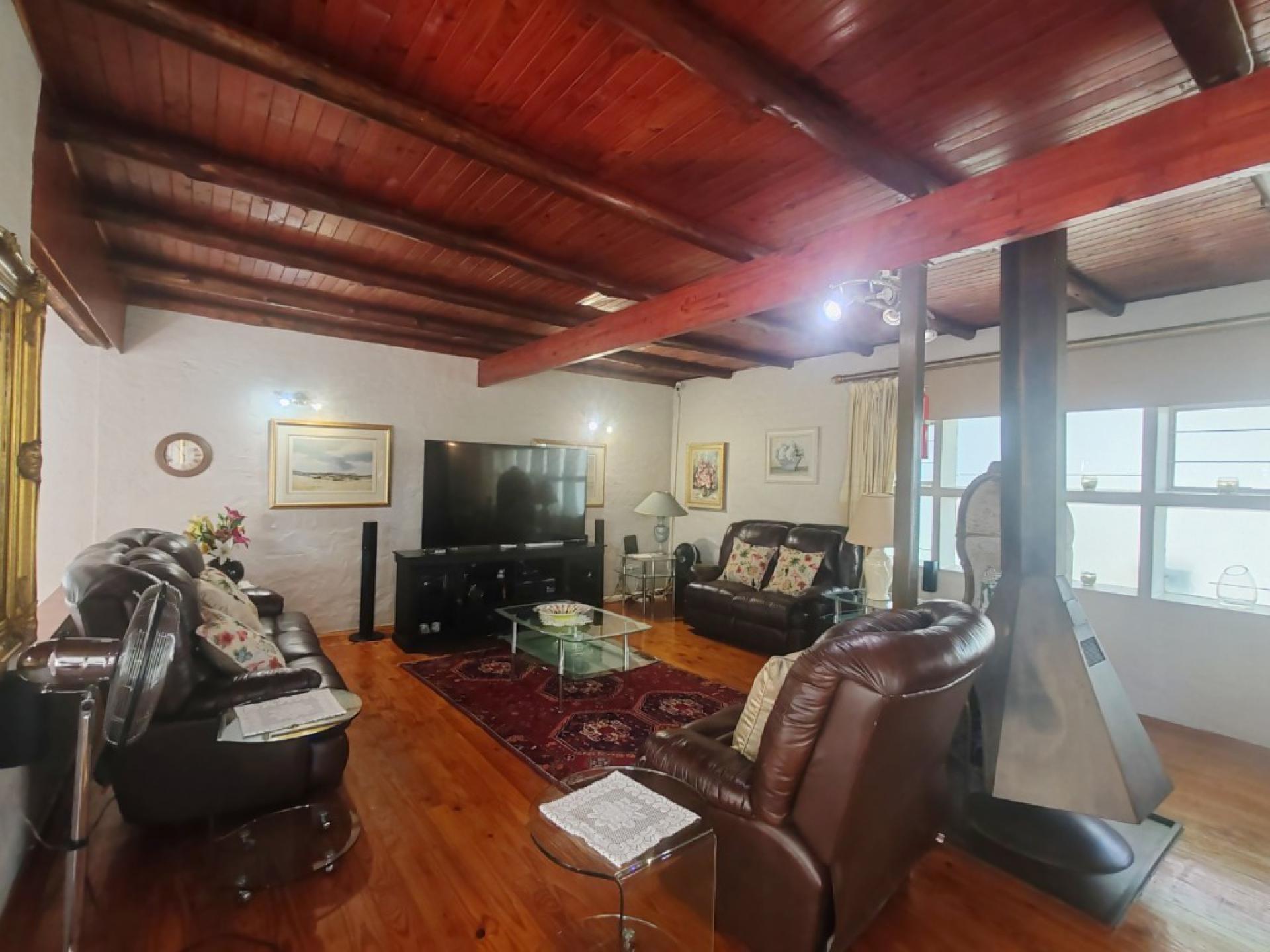  of property in Waterkloof Ridge