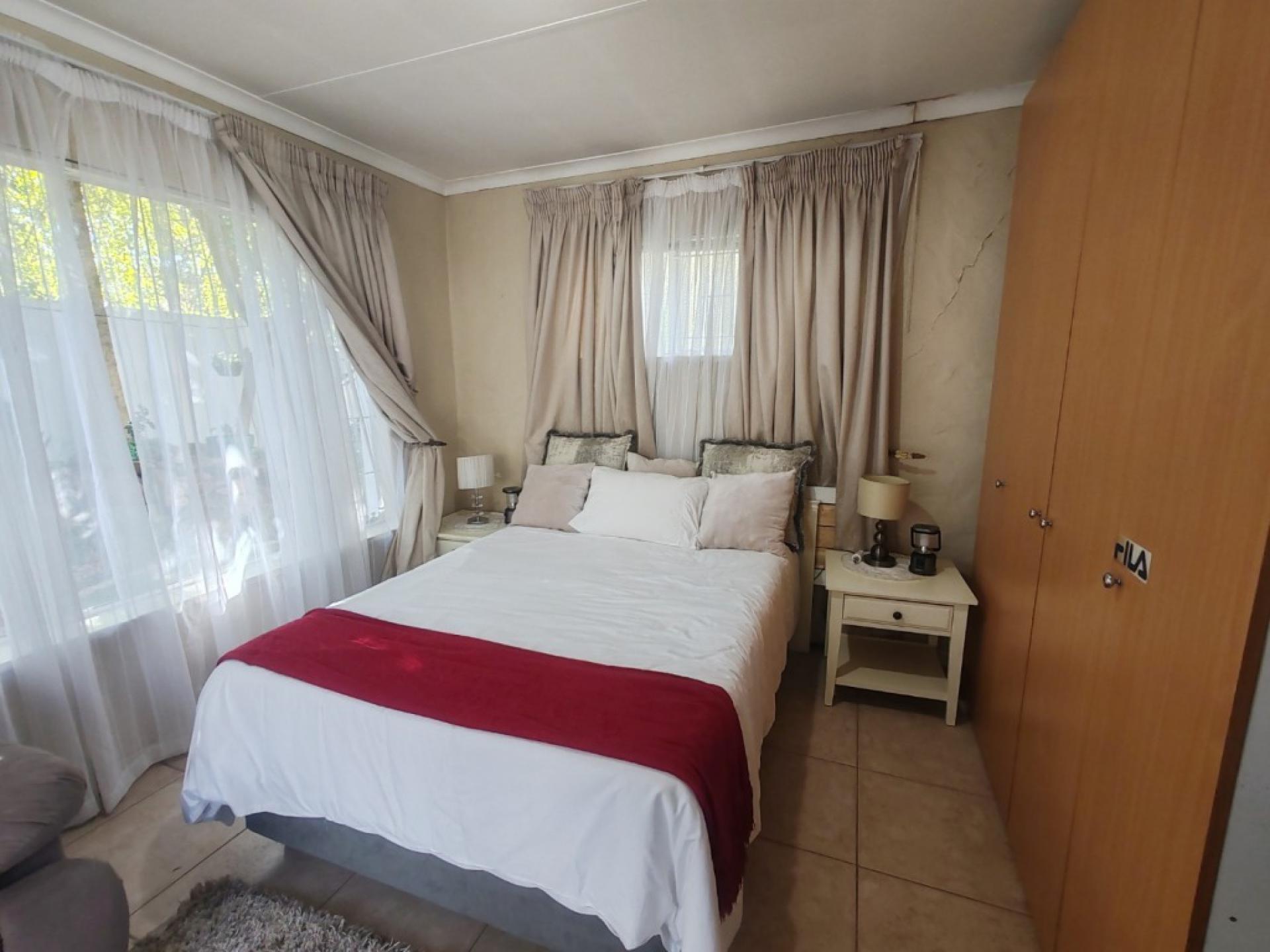  of property in Waterkloof Ridge