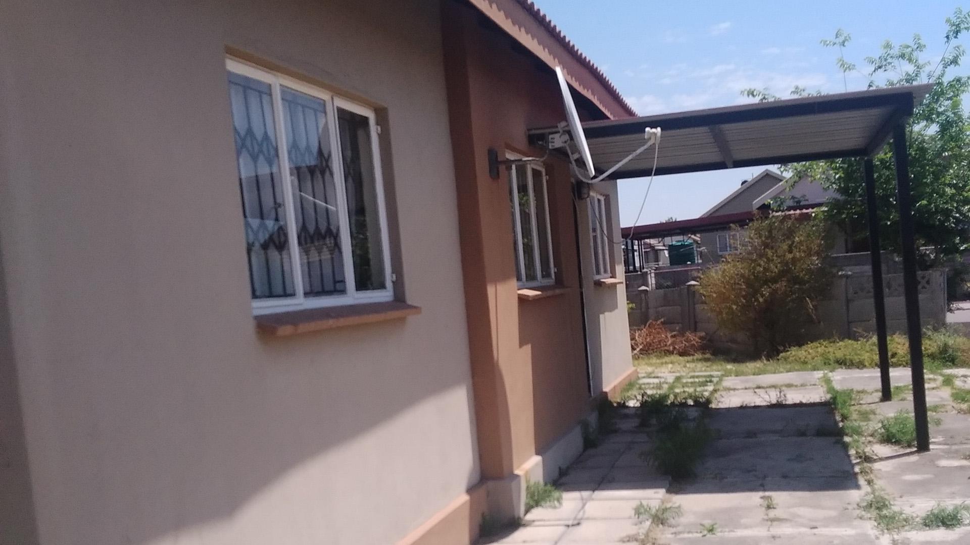 Front View of property in Freedom Park