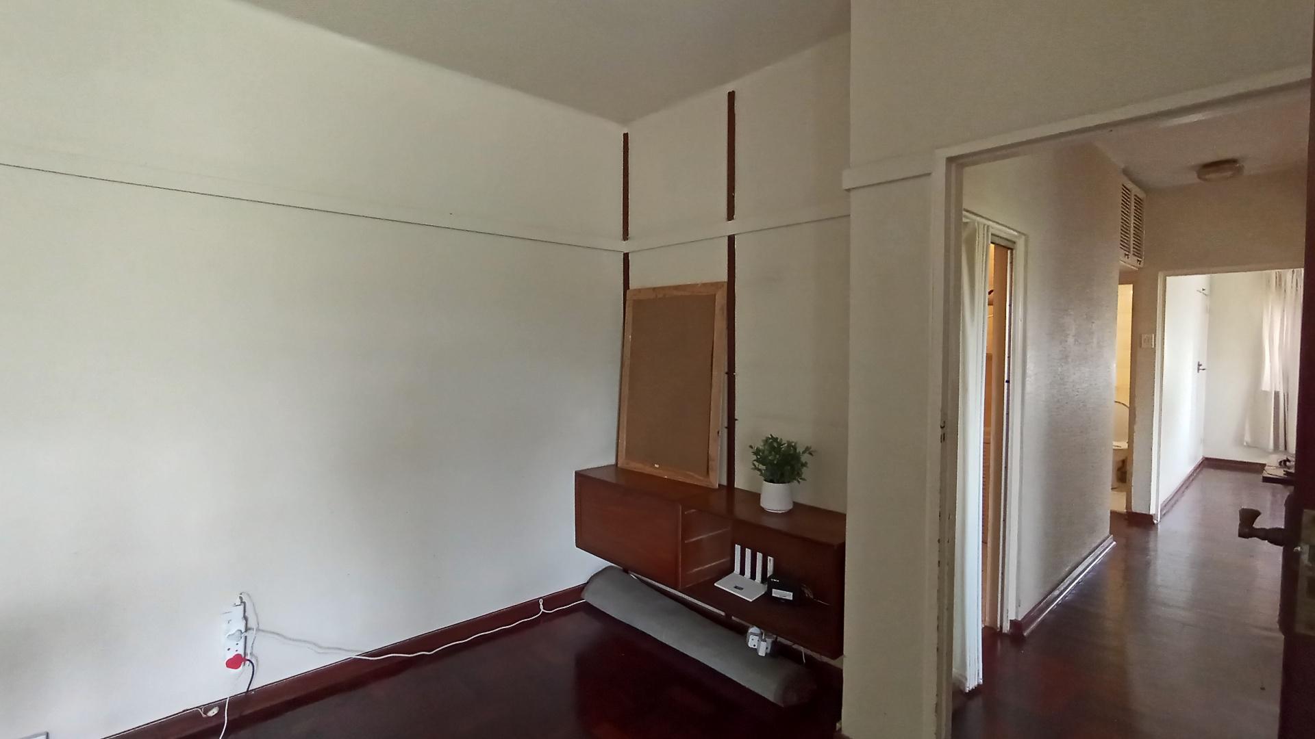 Spaces - 8 square meters of property in Cato Manor 