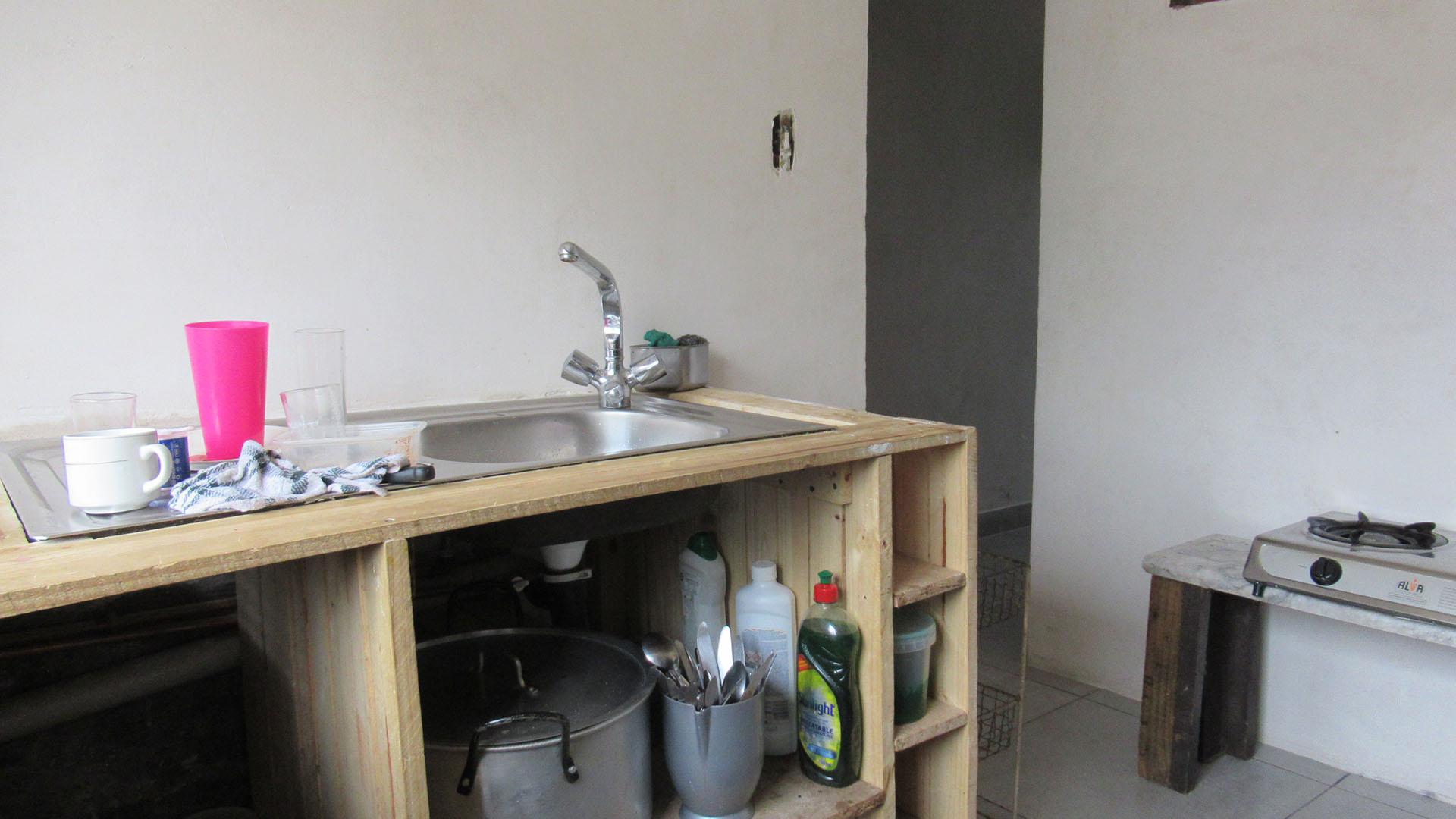 Kitchen - 8 square meters of property in Maraisburg