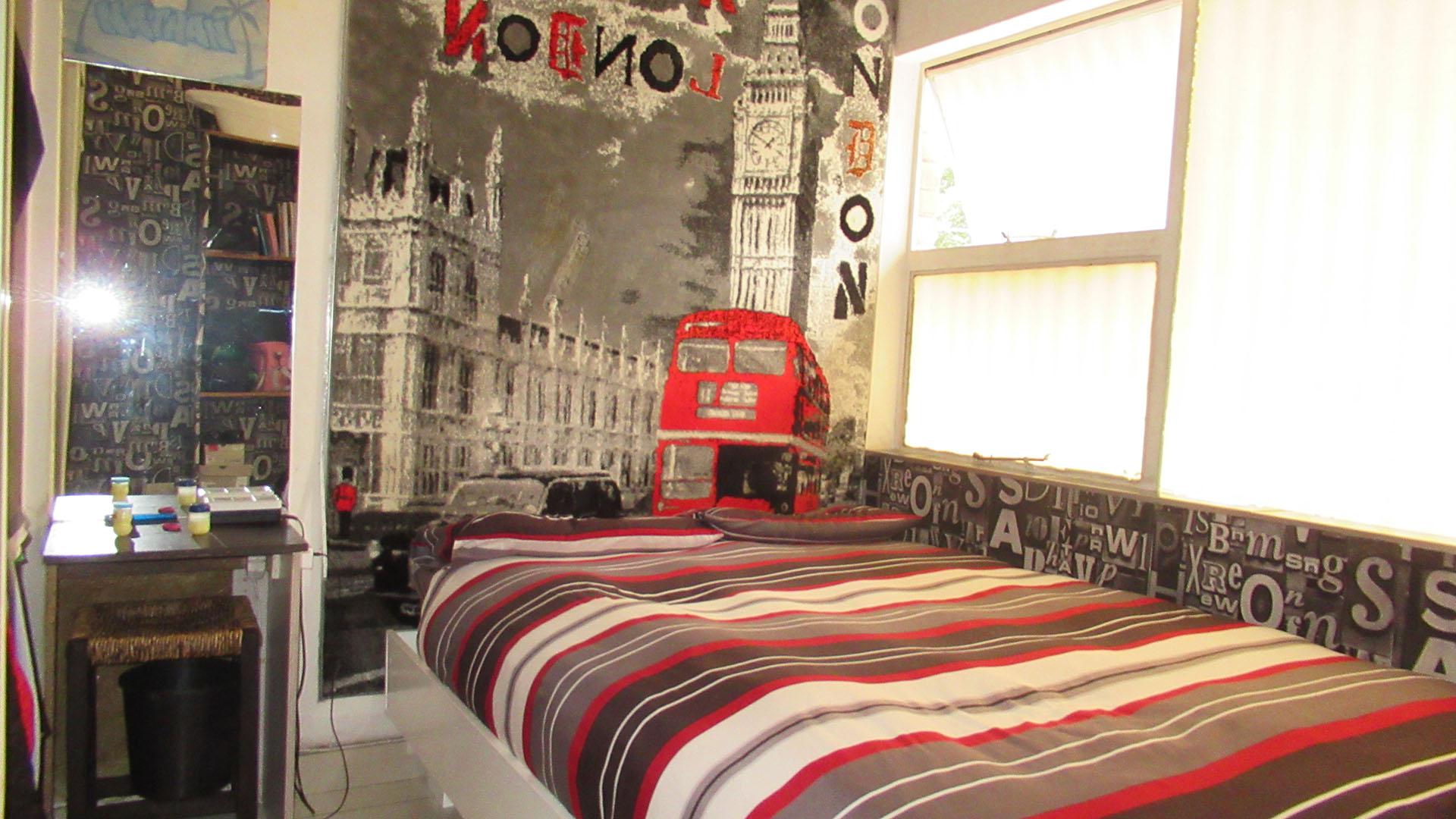 Bed Room 1 - 9 square meters of property in Maraisburg