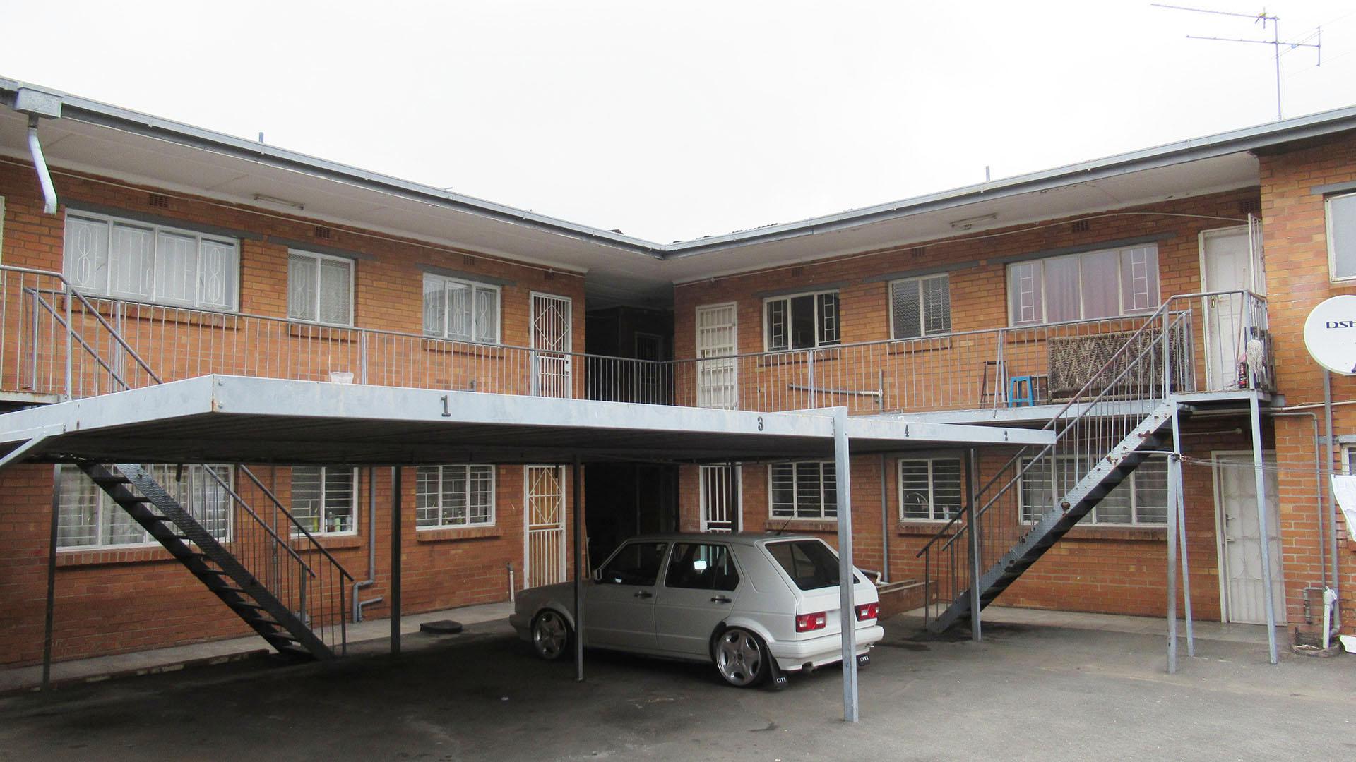 Front View of property in Maraisburg