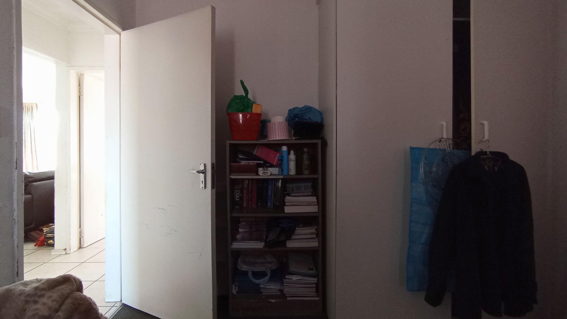 Bed Room 2 - 11 square meters of property in Vorna Valley