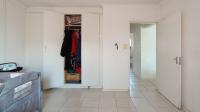 Bed Room 1 - 14 square meters of property in Vorna Valley