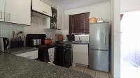 Kitchen - 12 square meters of property in Vorna Valley
