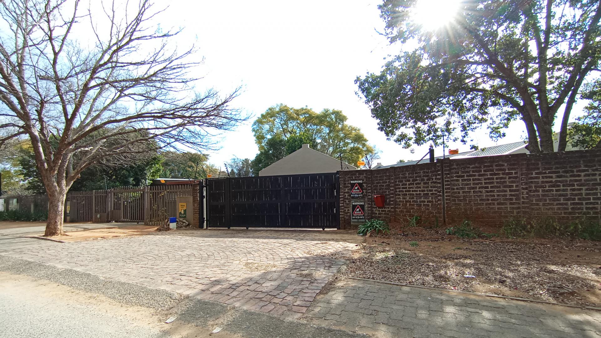 Front View of property in Malanshof