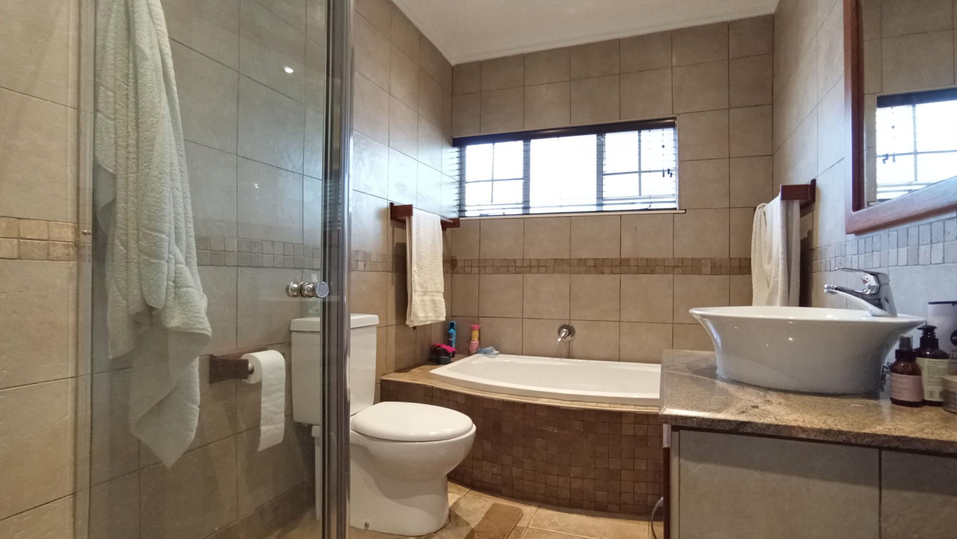 Bathroom 2 - 6 square meters of property in Malanshof