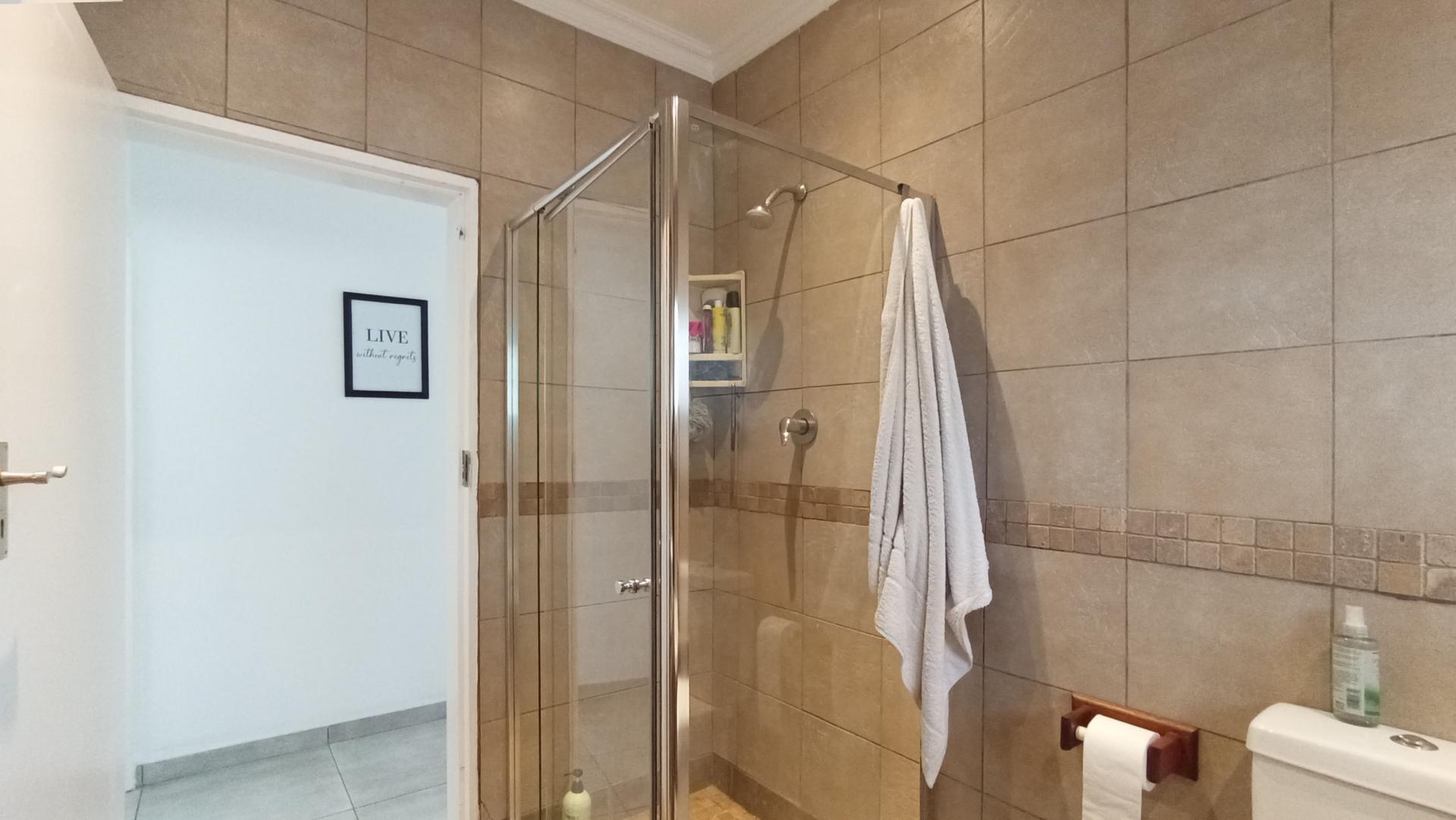 Bathroom 2 - 6 square meters of property in Malanshof