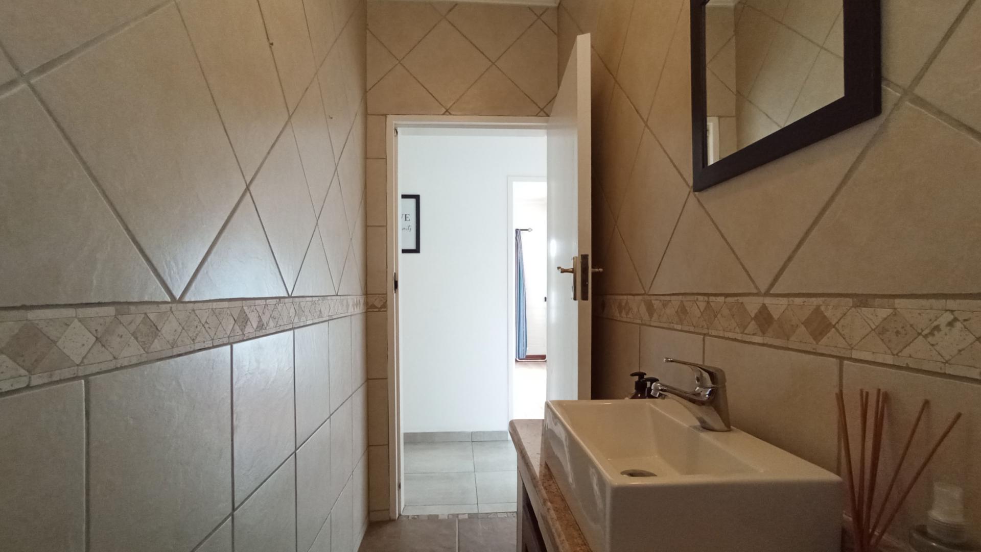 Bathroom 1 - 4 square meters of property in Malanshof