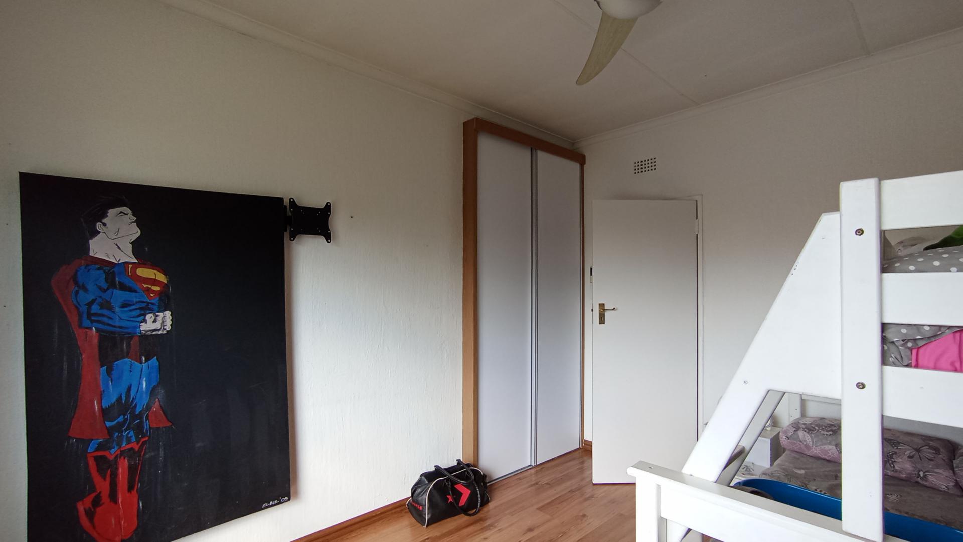 Bed Room 2 - 15 square meters of property in Malanshof