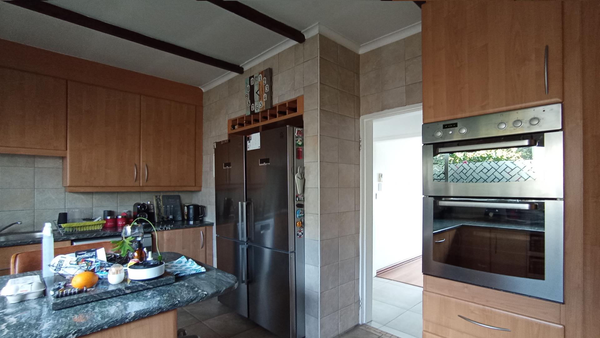 Kitchen - 14 square meters of property in Malanshof