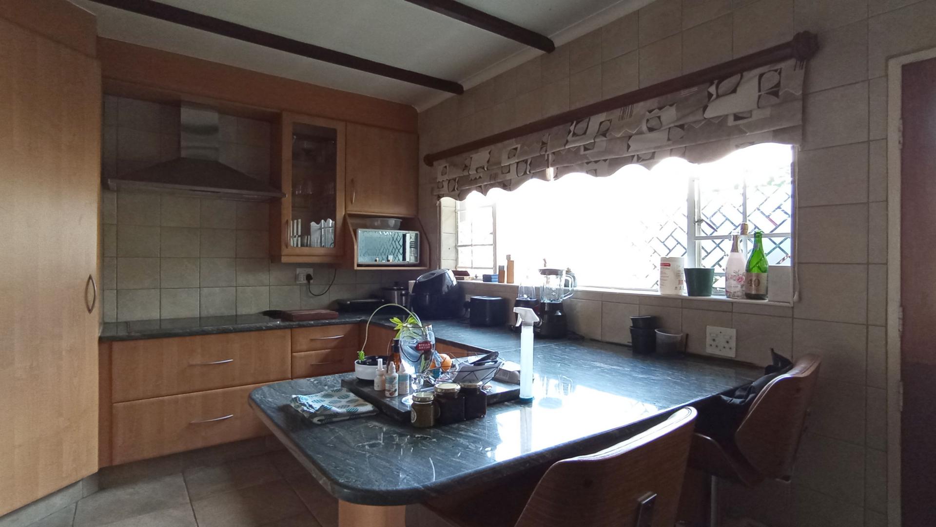 Kitchen - 14 square meters of property in Malanshof