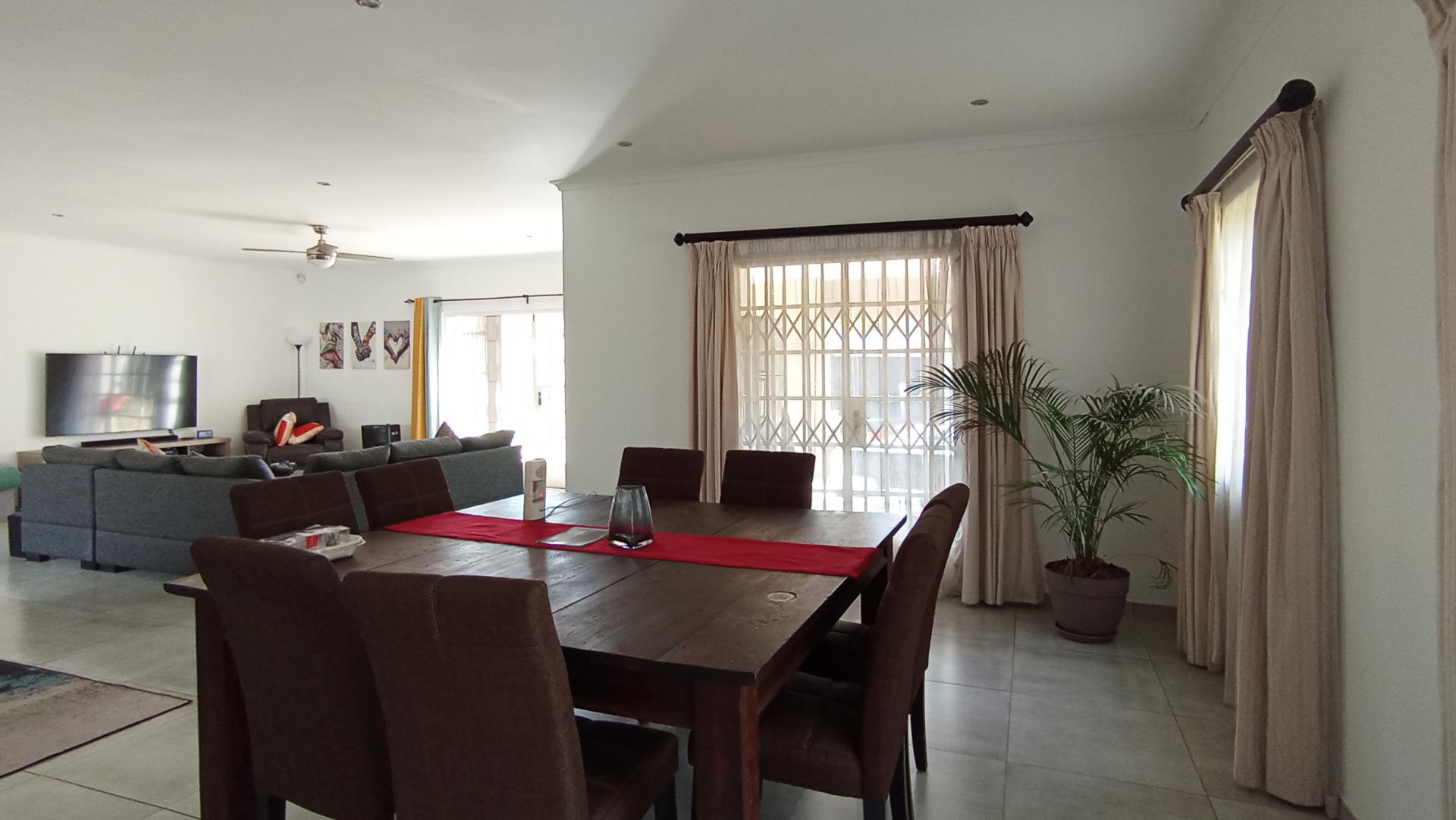 Dining Room - 22 square meters of property in Malanshof