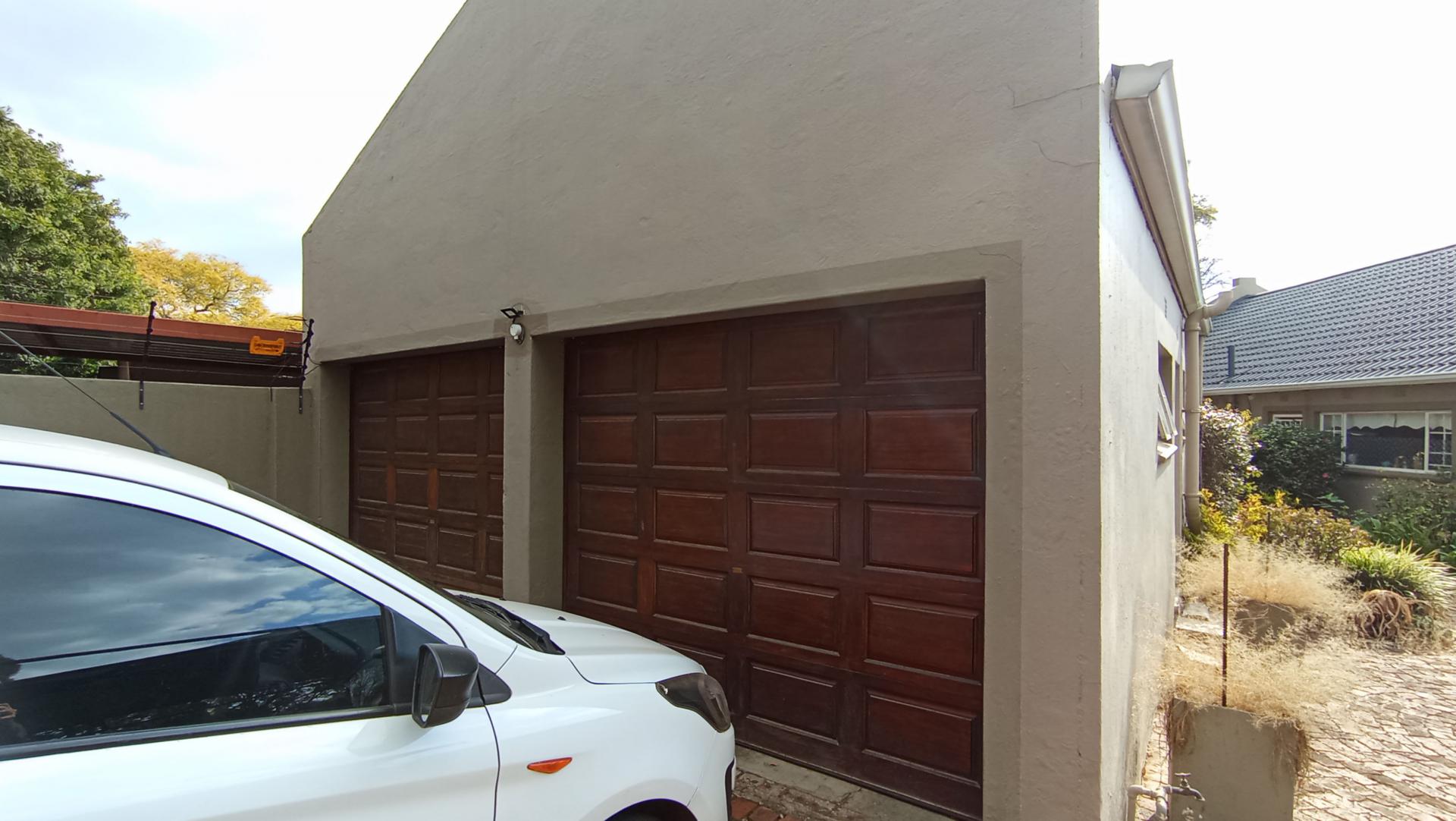 Garage - 38 square meters of property in Malanshof
