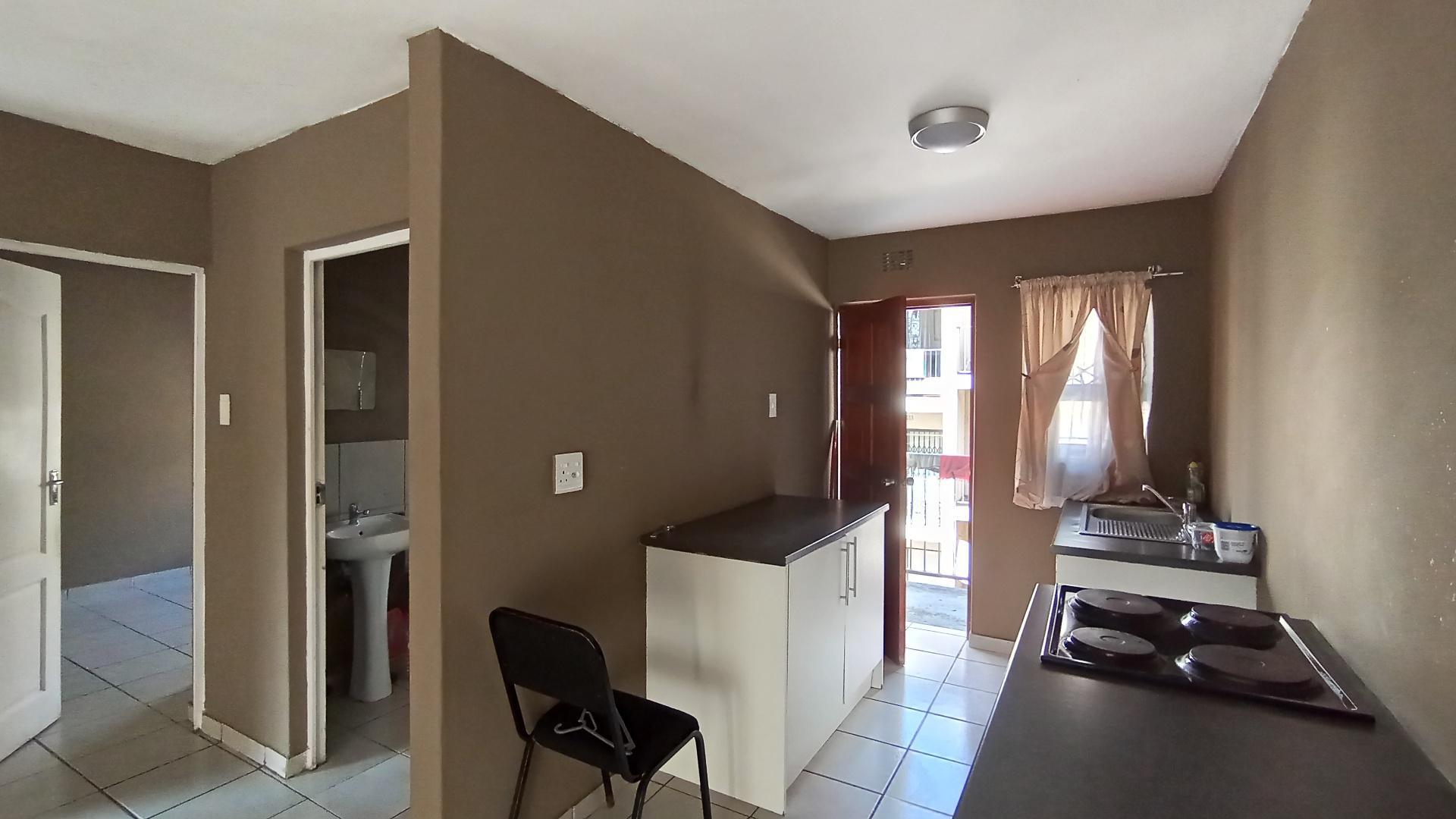 Kitchen - 6 square meters of property in Newlands East
