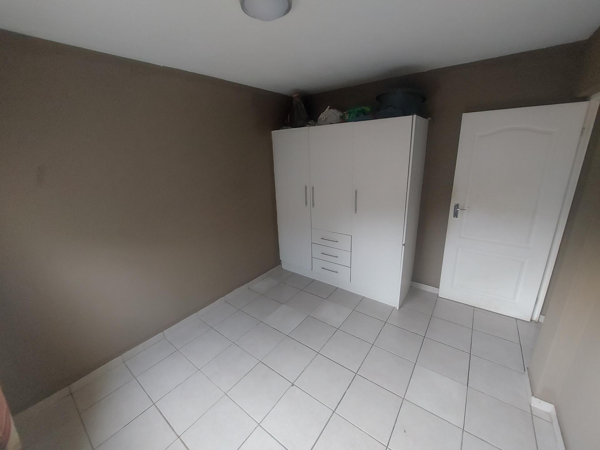 Bed Room 2 - 11 square meters of property in Newlands East