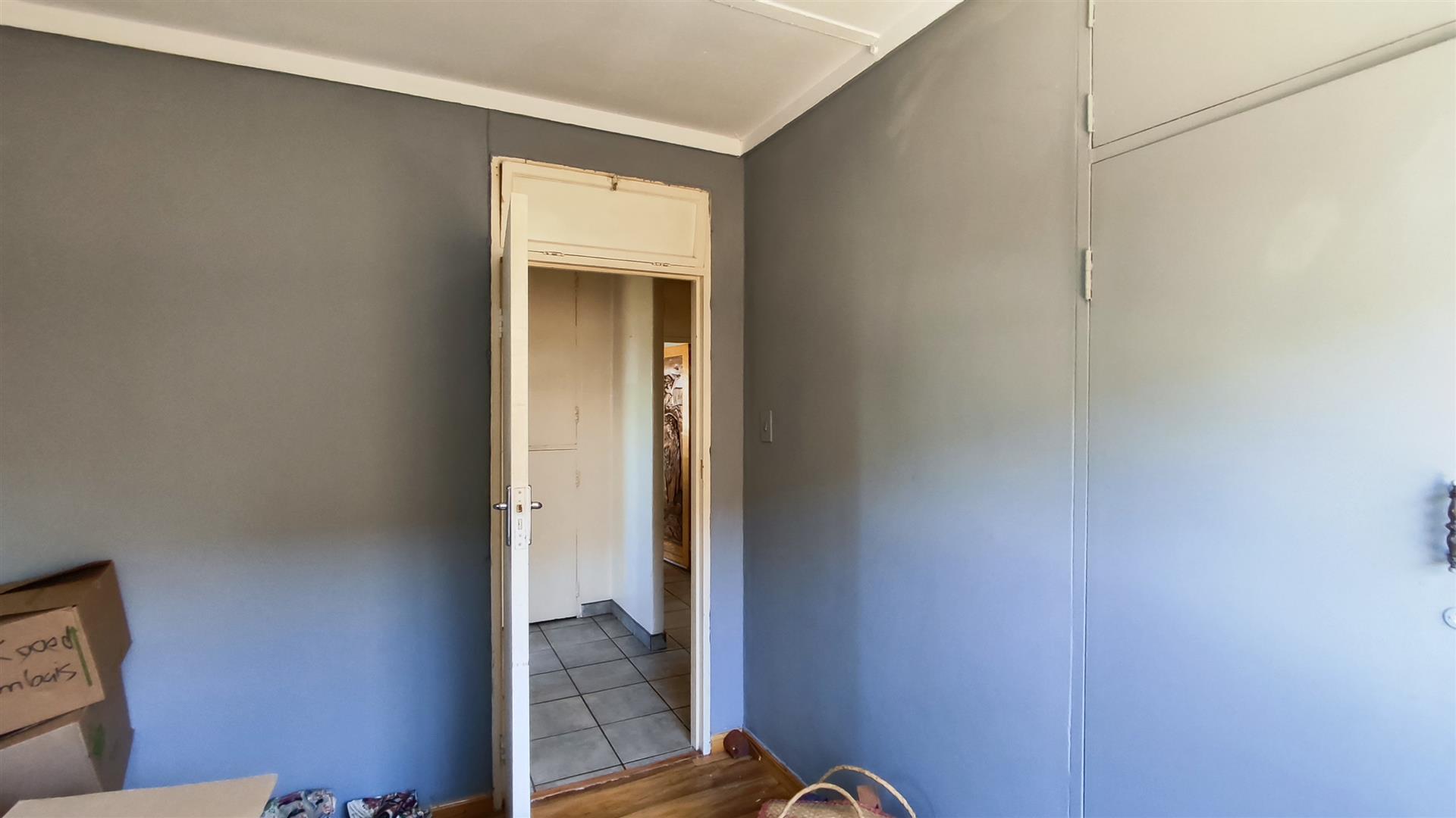Bed Room 1 - 13 square meters of property in Vanderbijlpark