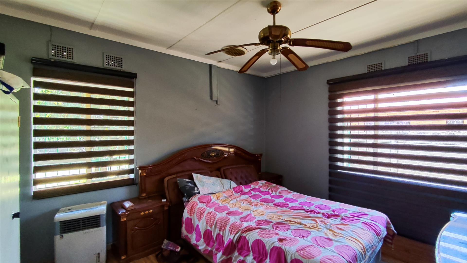 Bed Room 3 - 17 square meters of property in Vanderbijlpark