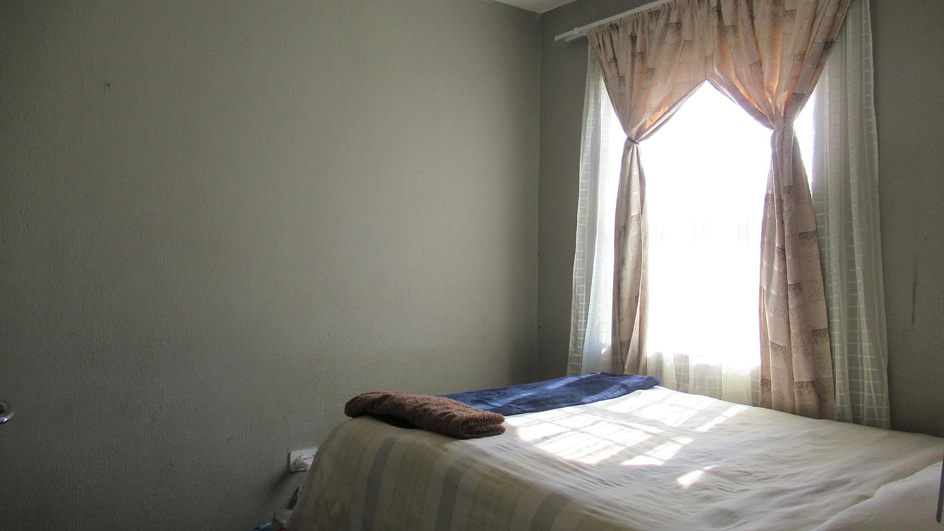 Bed Room 2 - 7 square meters of property in Whitney Gardens