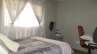 Bed Room 1 - 10 square meters of property in Whitney Gardens
