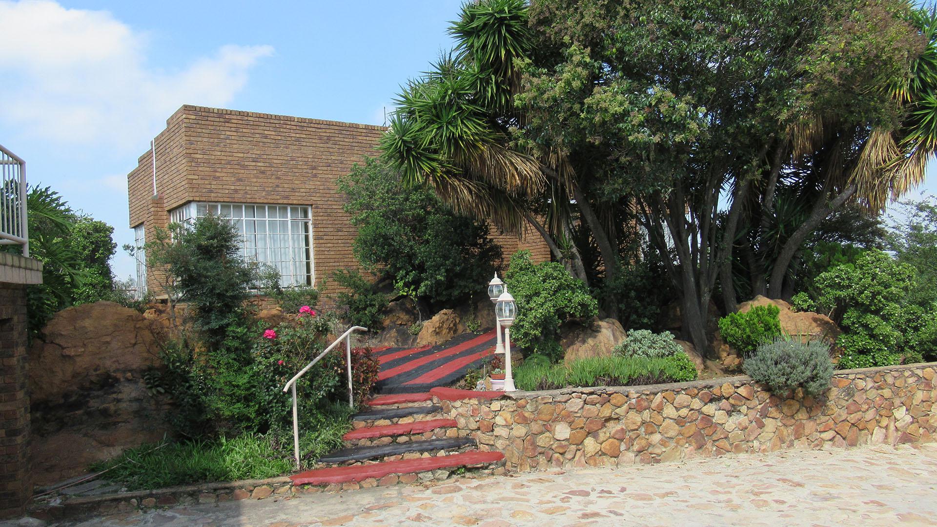 Front View of property in Oakdene