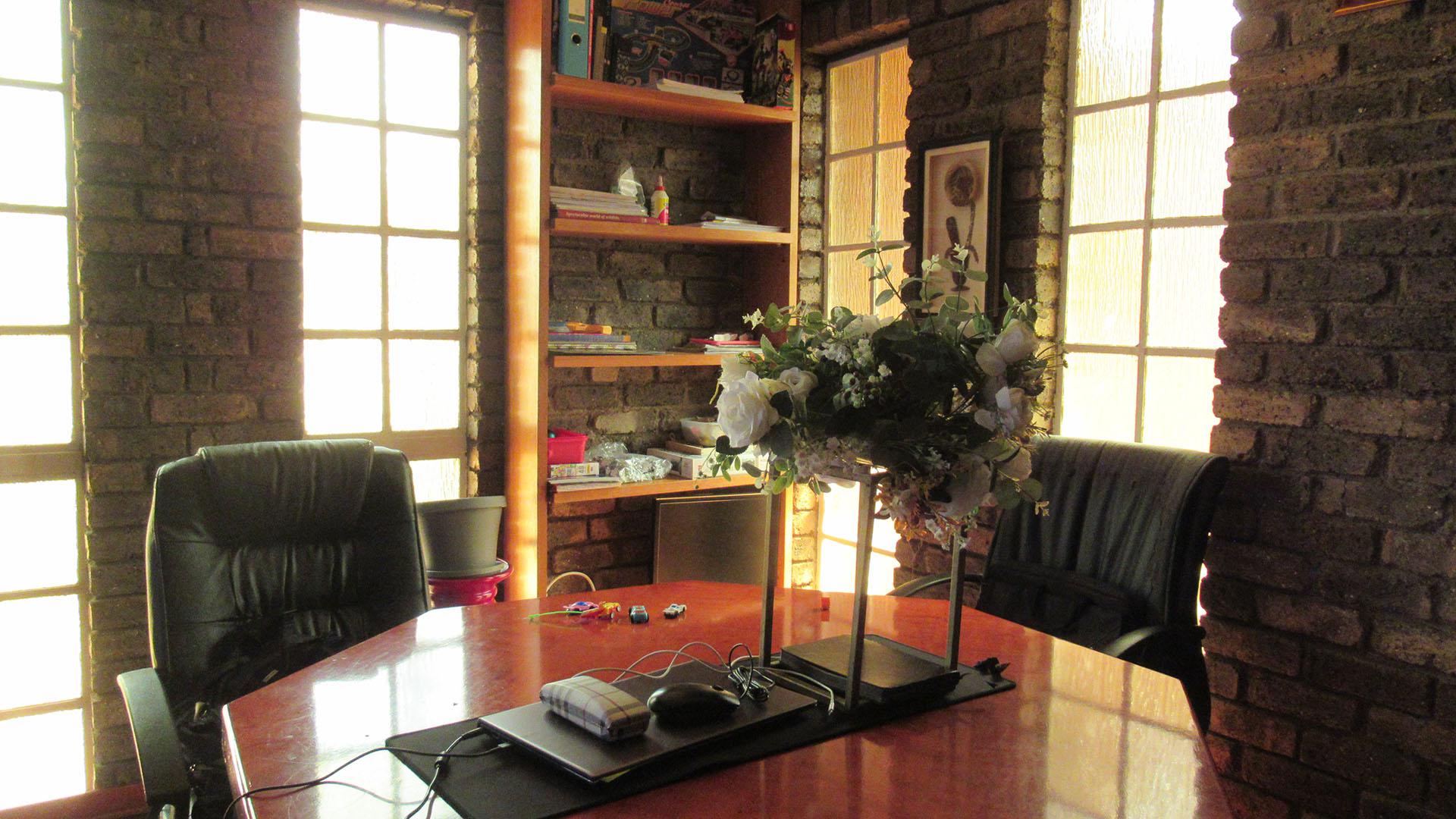 Dining Room - 32 square meters of property in Oakdene