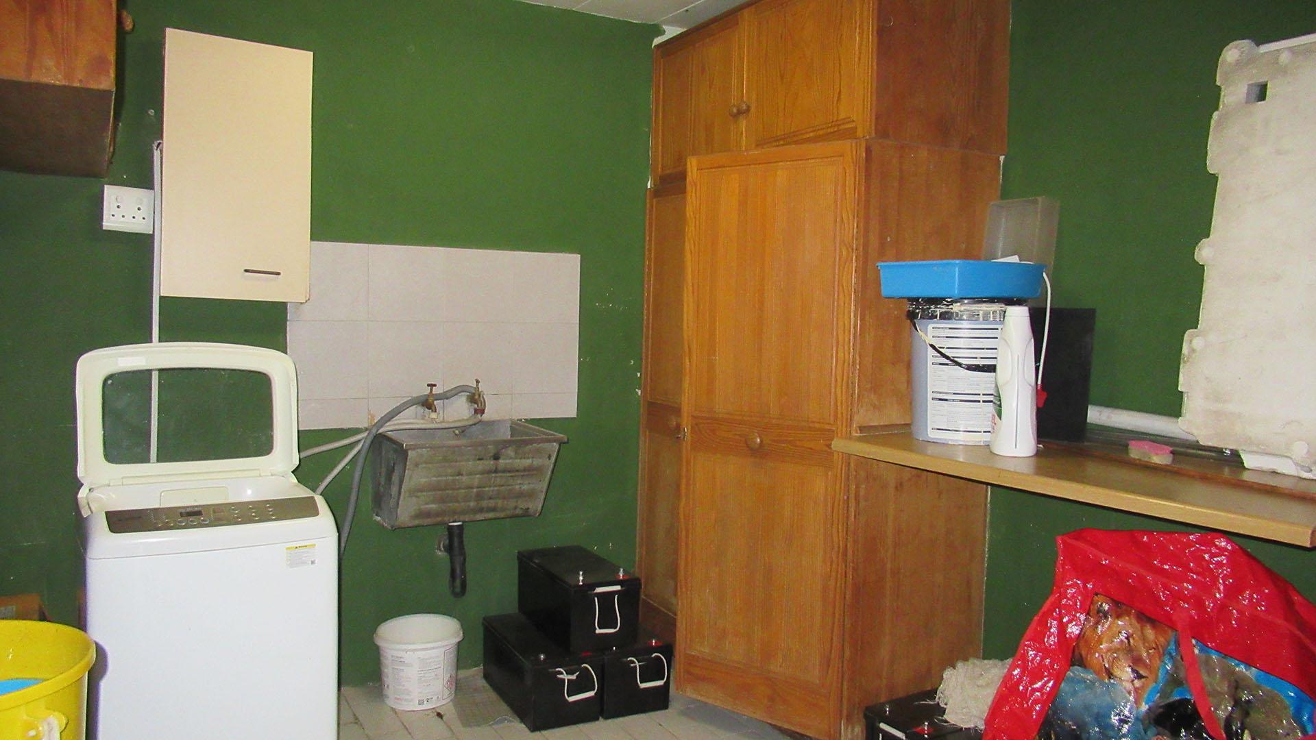 Laundry Room  - 8 square meters of property in Oakdene
