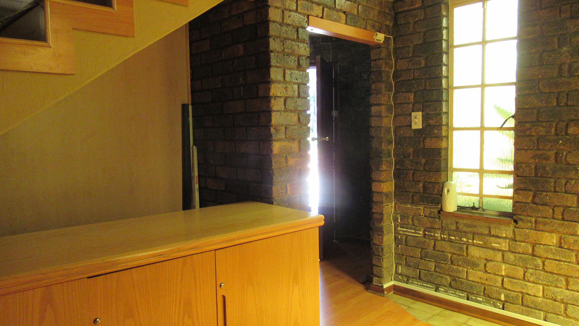 Study - 12 square meters of property in Oakdene