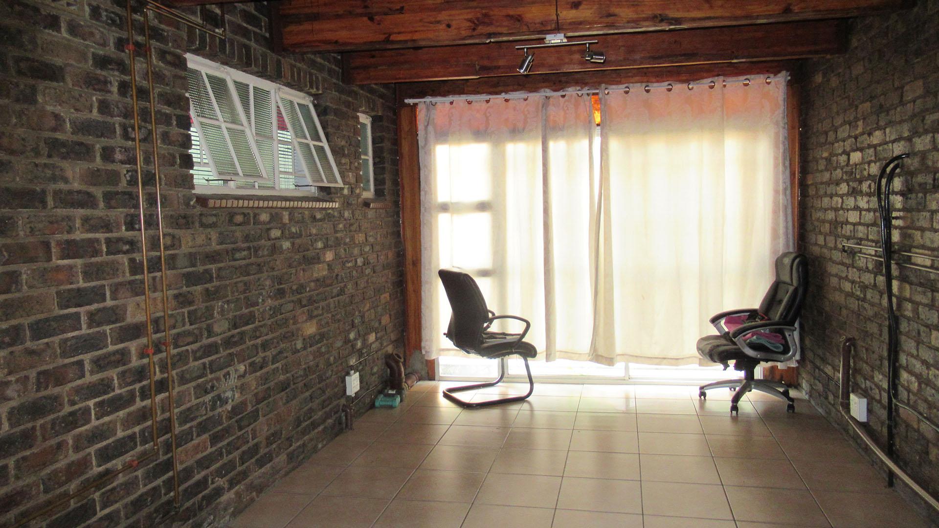 TV Room of property in Oakdene