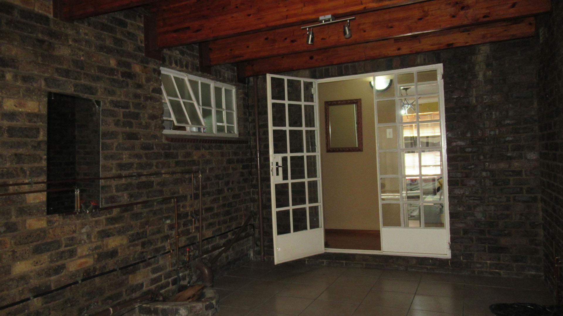 TV Room of property in Oakdene