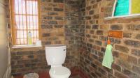 Bathroom 2 - 4 square meters of property in Oakdene