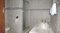 Bathroom 1 - 9 square meters of property in Oakdene