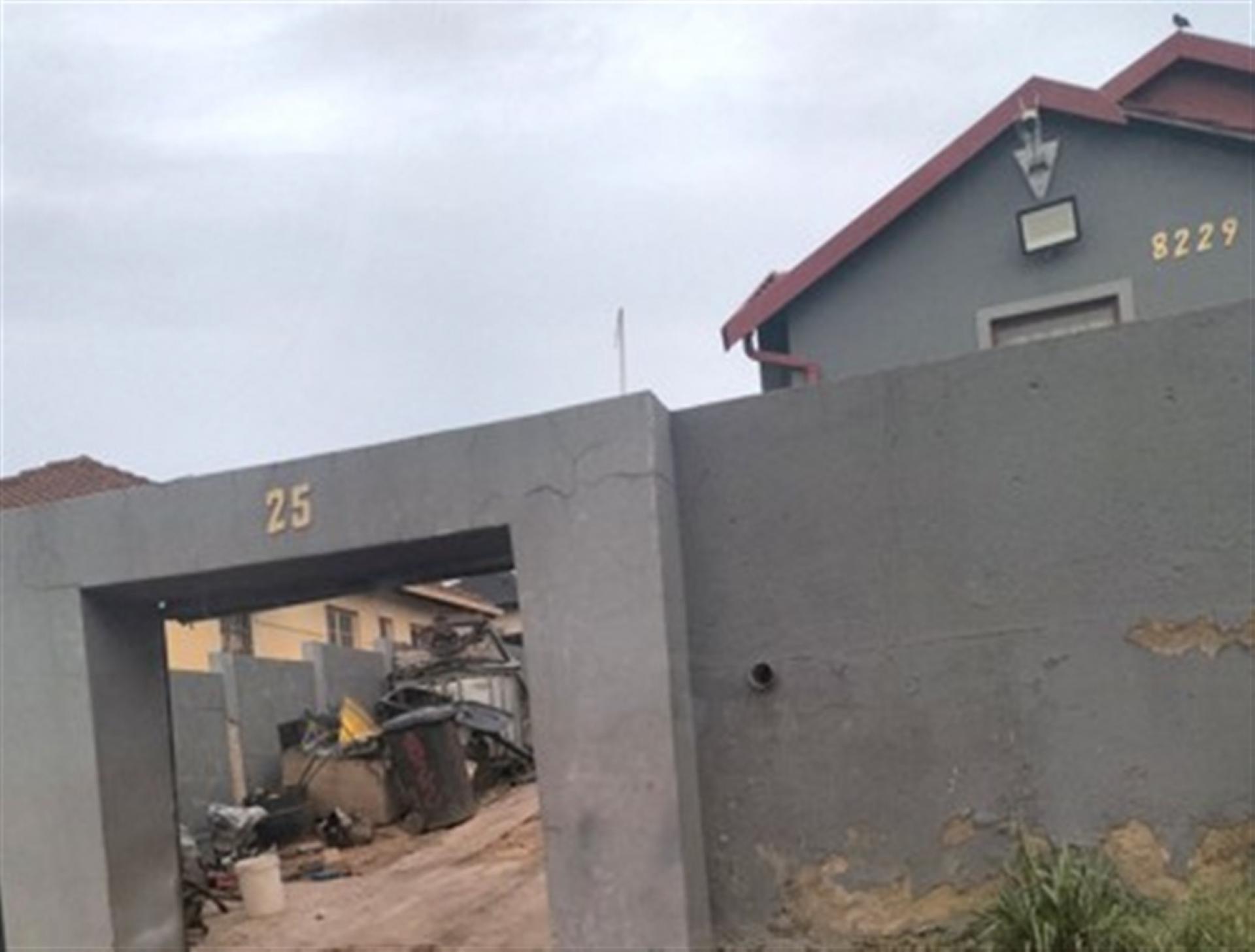 Front View of property in Cosmo City