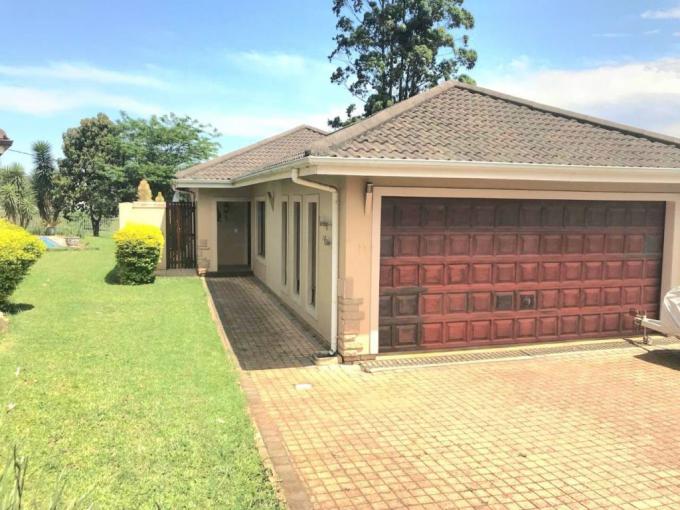 3 Bedroom House to Rent in Hillcrest - KZN - Property to rent - MR685959