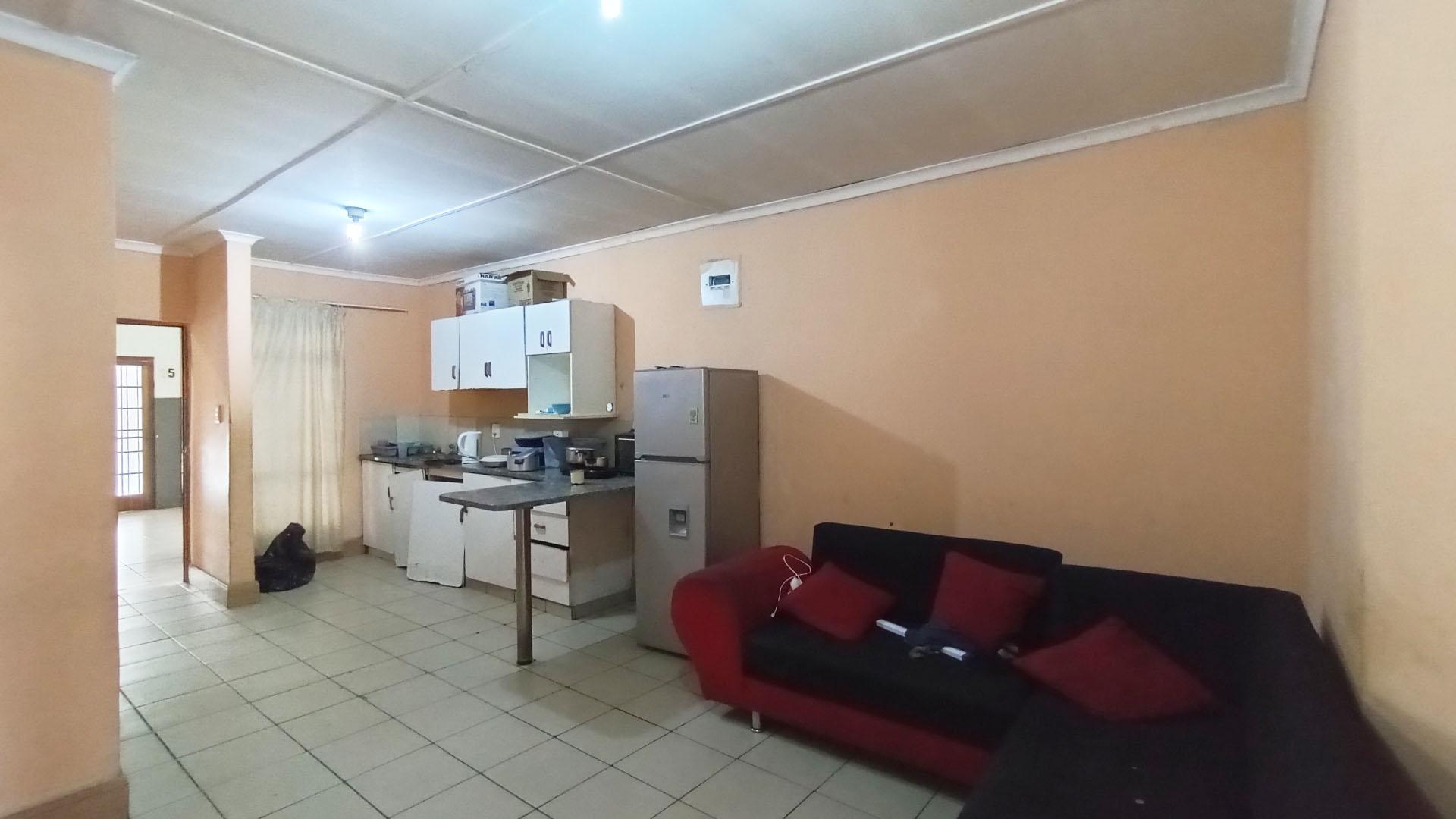 Lounges - 19 square meters of property in Pietermaritzburg (KZN)