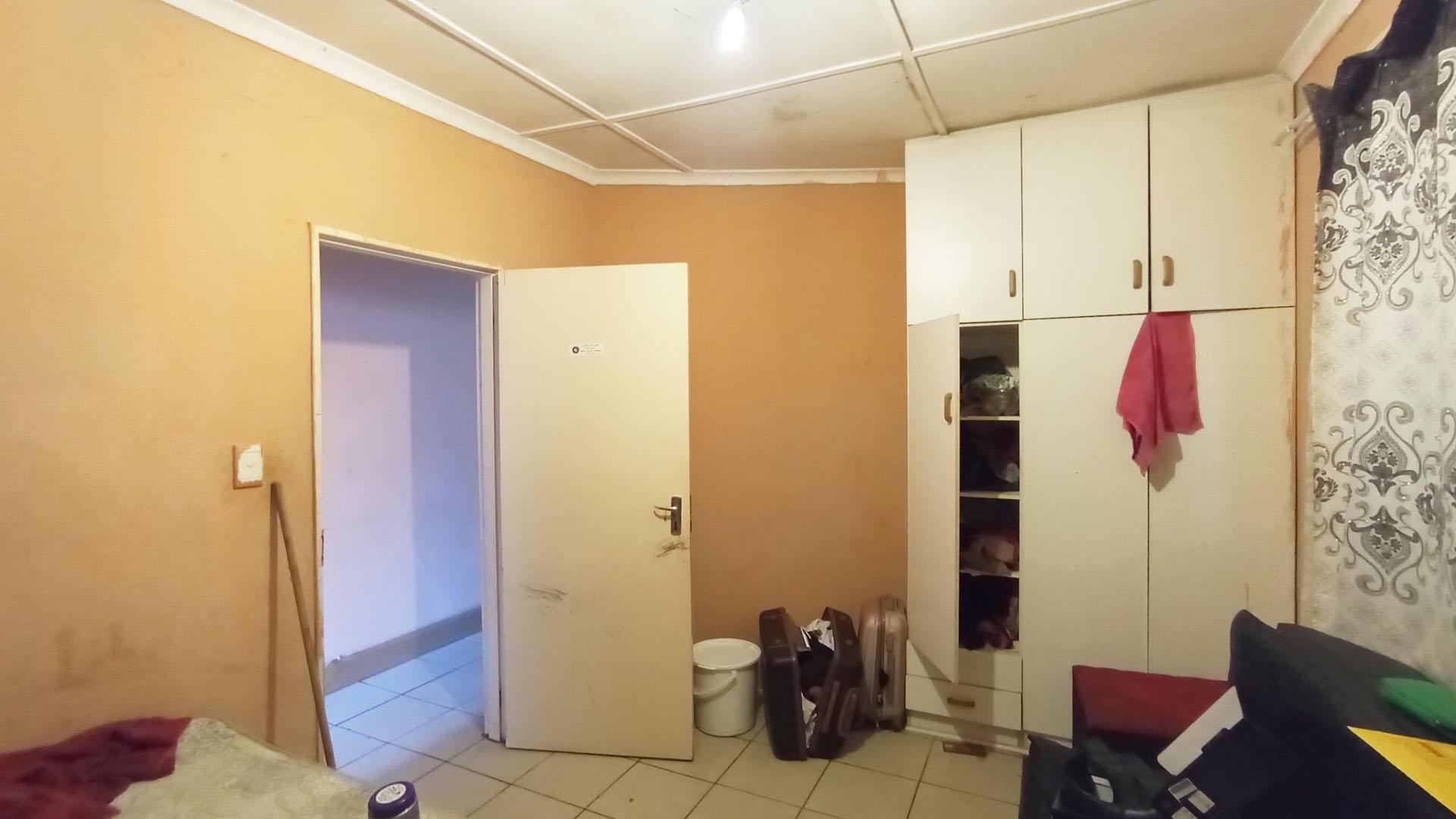 Bed Room 1 - 15 square meters of property in Pietermaritzburg (KZN)