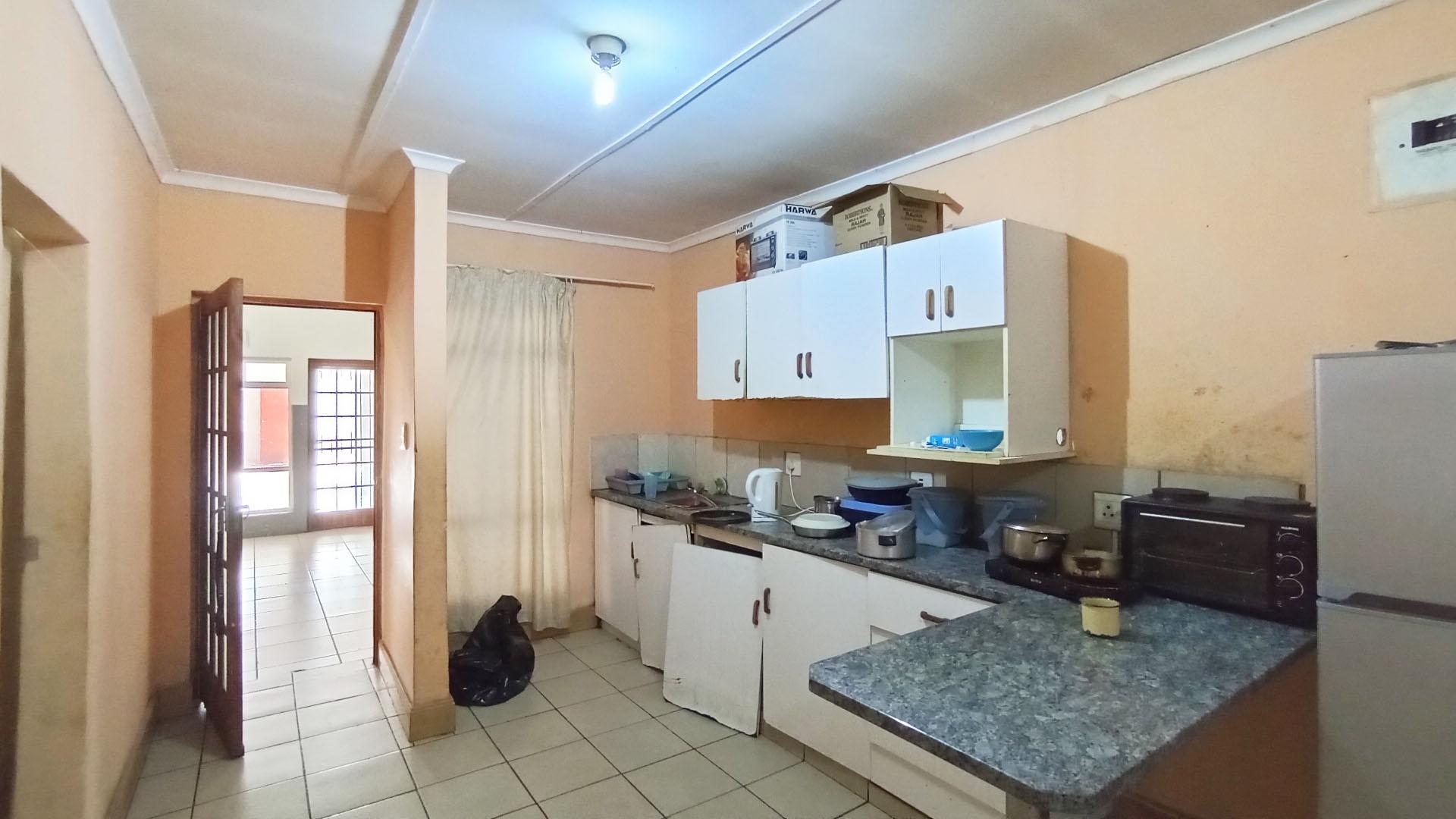 Kitchen - 12 square meters of property in Pietermaritzburg (KZN)