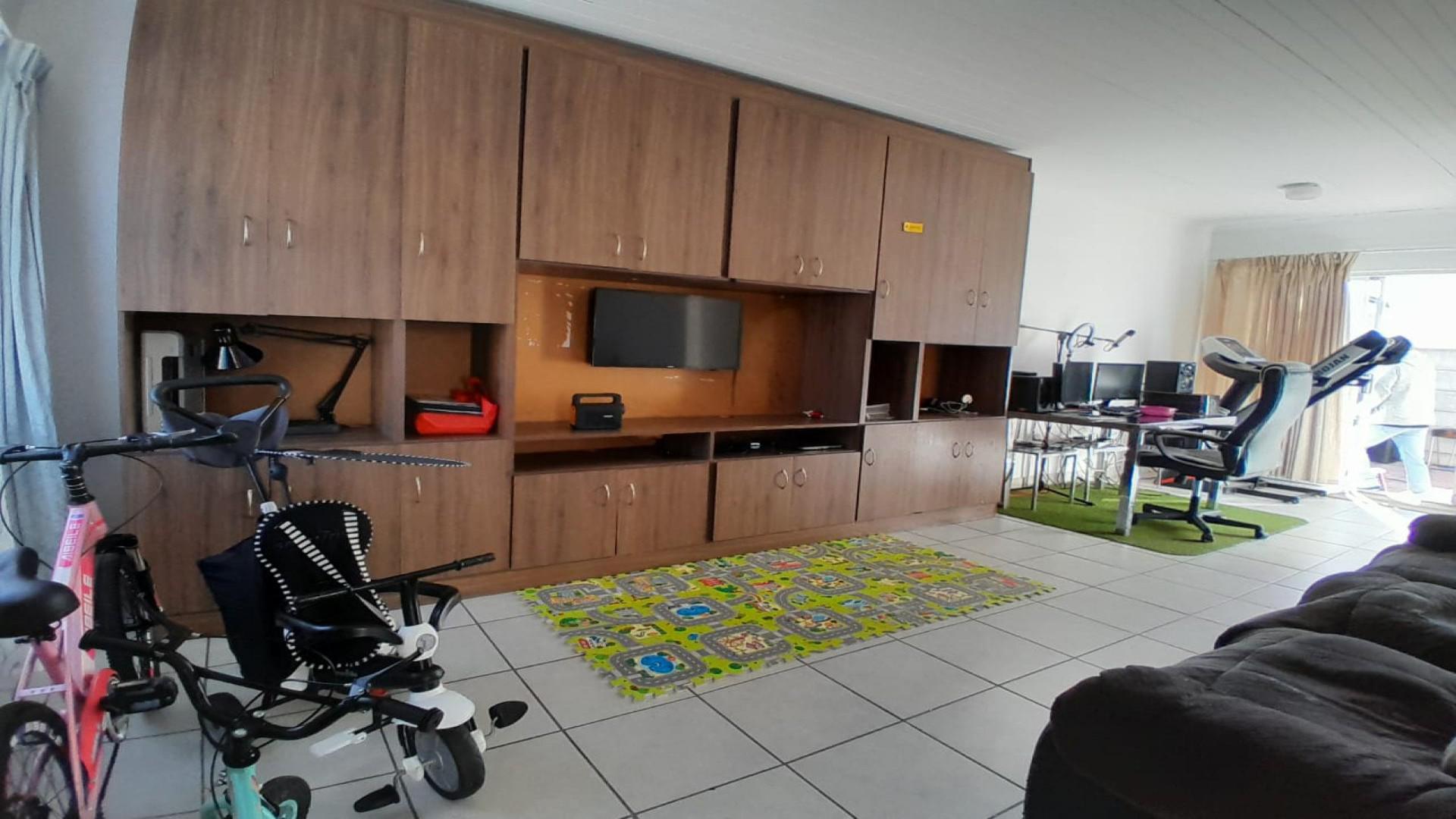Lounges of property in Klapmuts