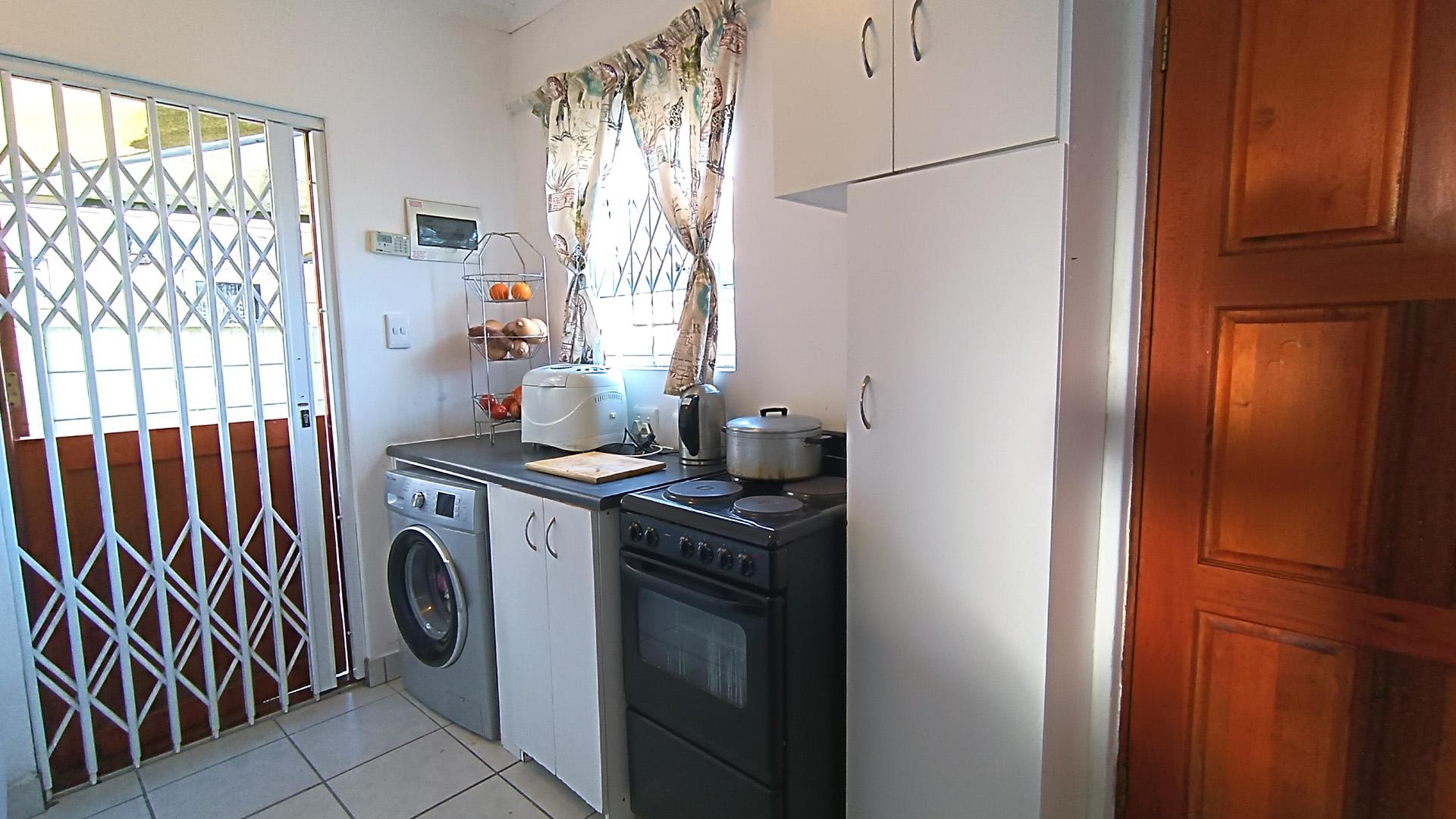 Kitchen - 6 square meters of property in Klapmuts