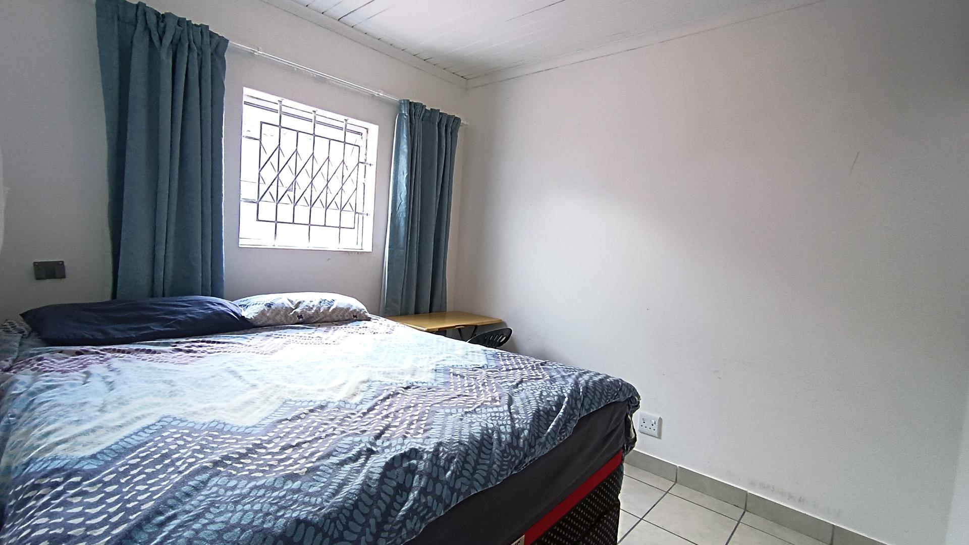 Bed Room 1 - 13 square meters of property in Klapmuts